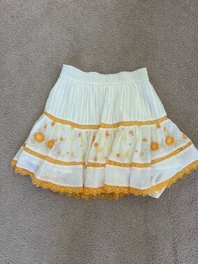 EUC LoveShackFancy 100% Cotton White & Yellow Floral Tiered Mini Skirt